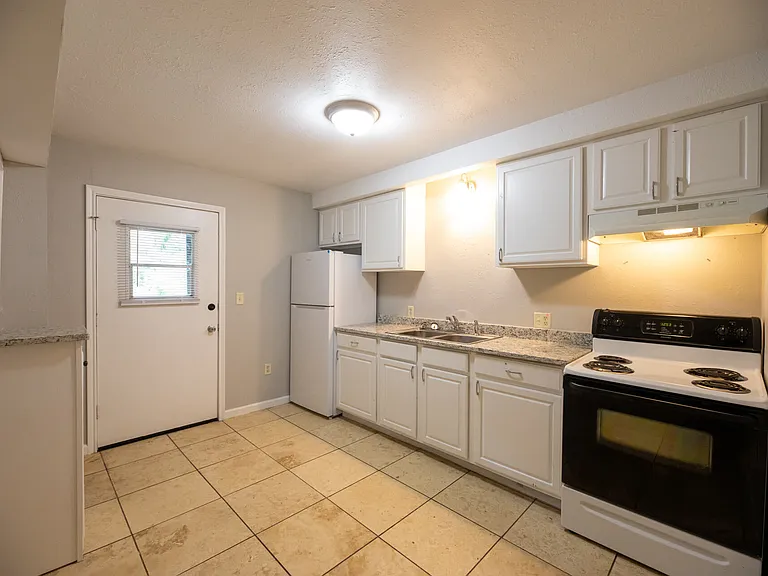 2421-WALKER-ROAD-2-kitchen_06102026