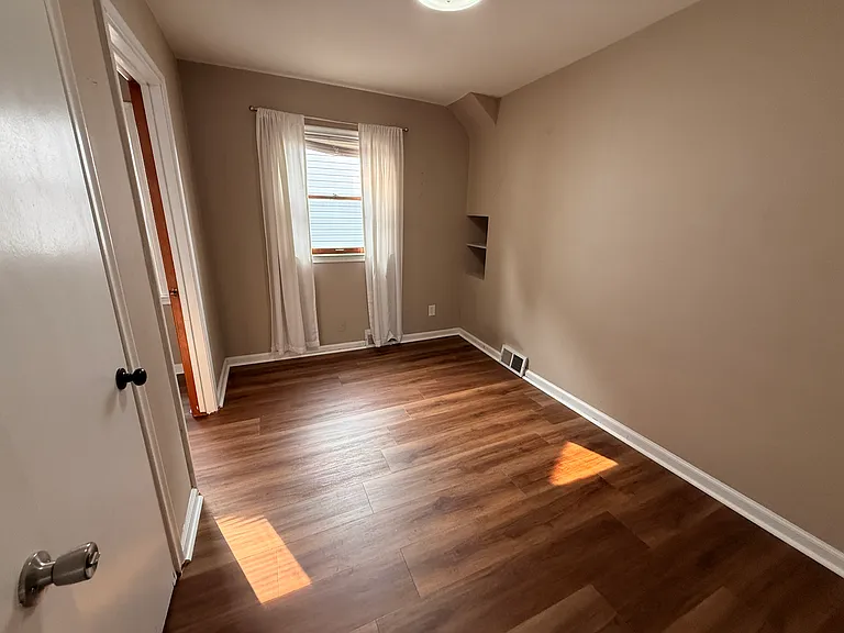 2056 Lennon St — Photo 14