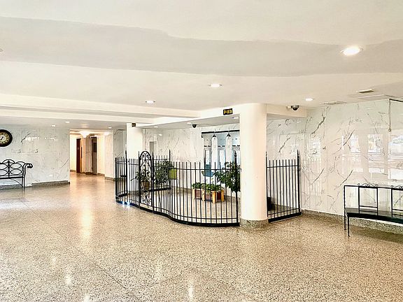 2nd image of 6011 Broadway APT L1