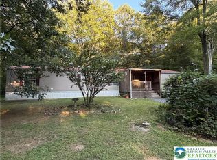 21 Rocky Ln, Mertztown, PA 19539