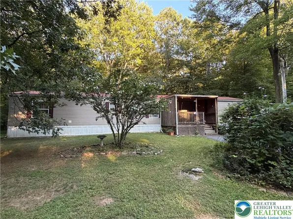 21 Rocky Ln, Mertztown, PA 19539