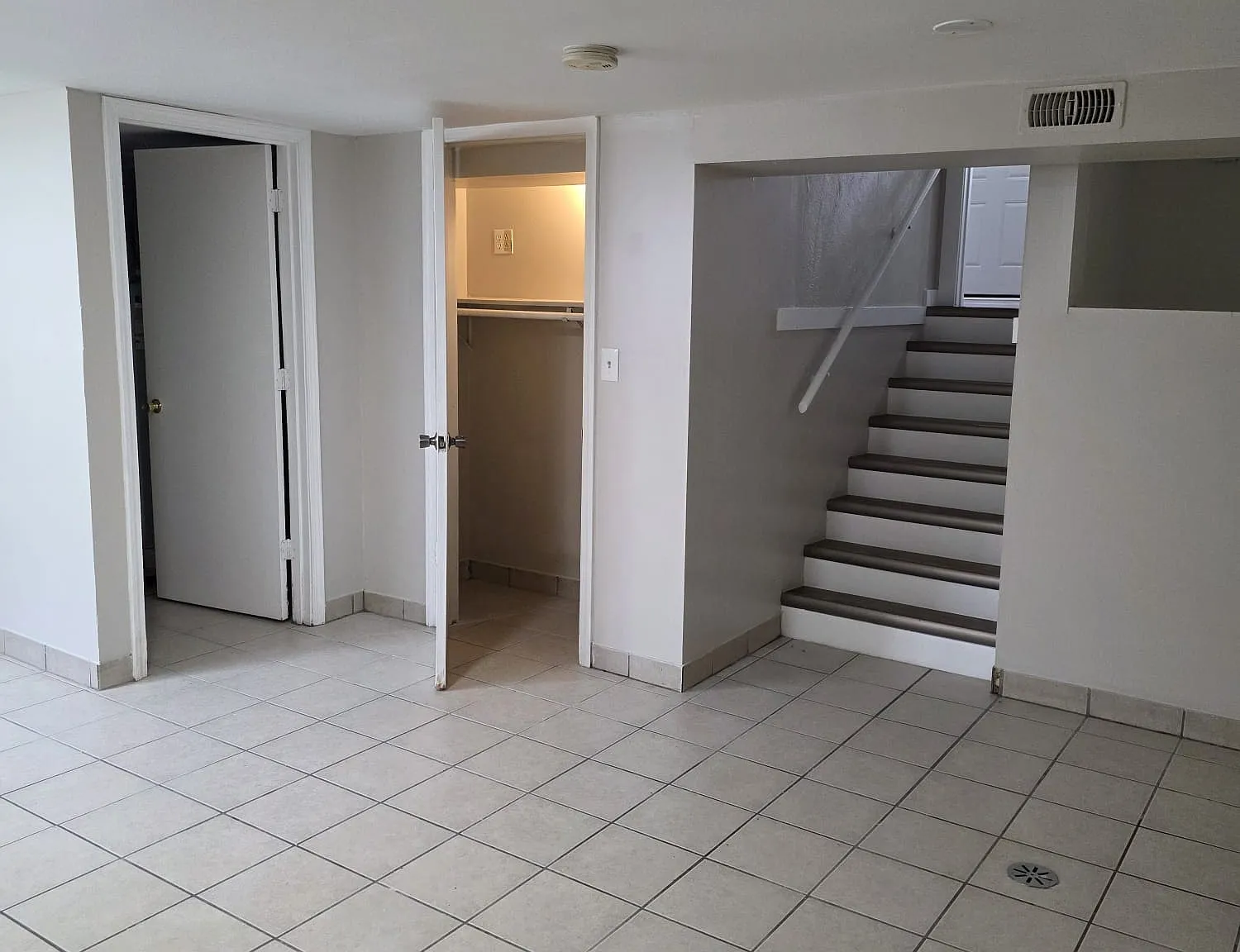 2 bed, $1,900 — Photo 4
