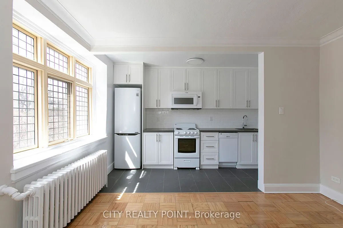 Building Photo - 398 Avenue Rd #423