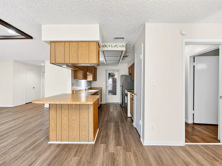 11103 Bellerive Dr — Photo 13