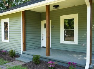 646 Brookwood Dr, Mooresville, NC 28115