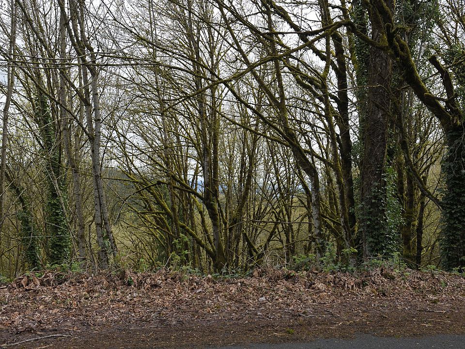 1st image of 200 NW Royal Blvd Lot 4