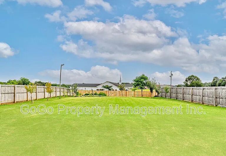 110 Northwild Dr — Photo 23