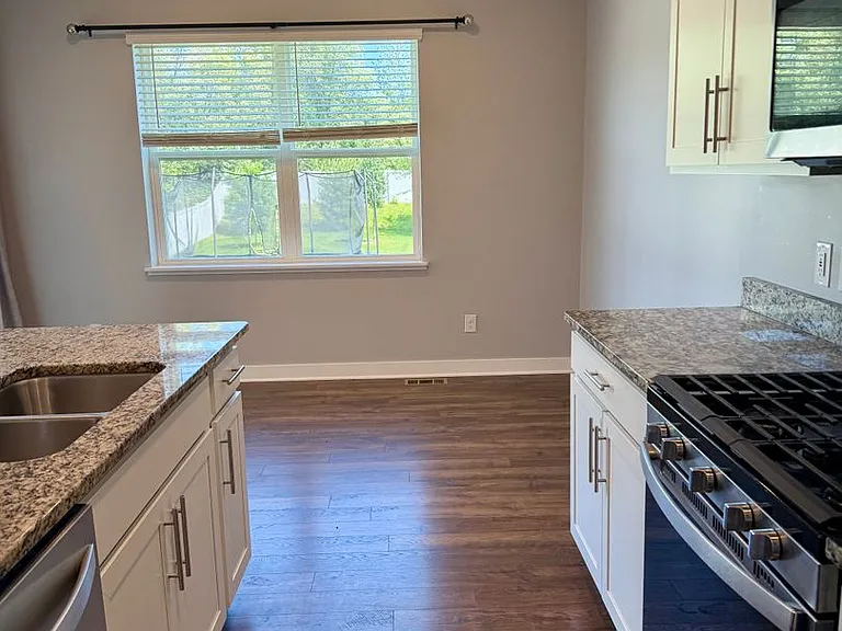 13144 Zachary Ln N — Photo 3