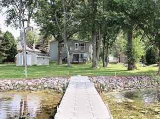 115 Shore Dr, Mukwonago, WI 53149