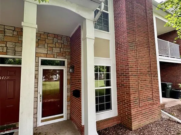 5484 Pine Aires Dr, Sterling Heights, MI 48314