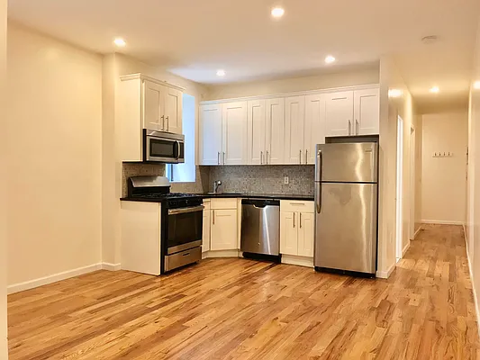 Rented by Matthew Gros-Werter, LREB  | media 3