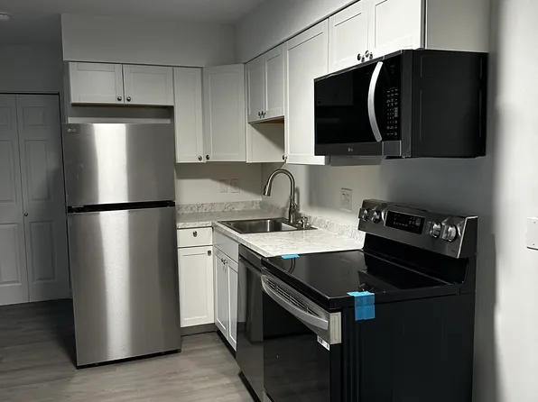 167 Mansion Rd, Cheshire, CT 06410