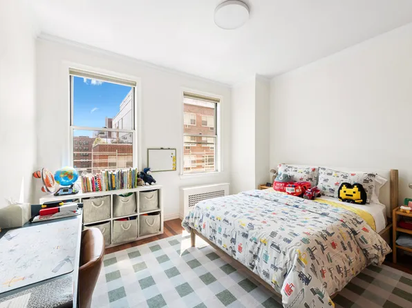 330 East 72nd Street image 12 of 13