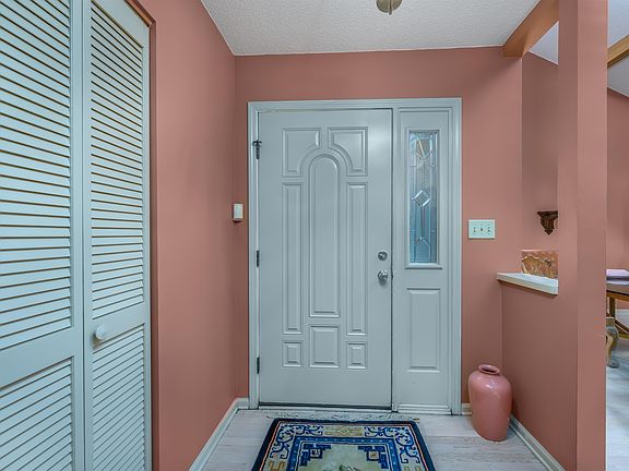 3rd image of 623 Rosemary Ln.