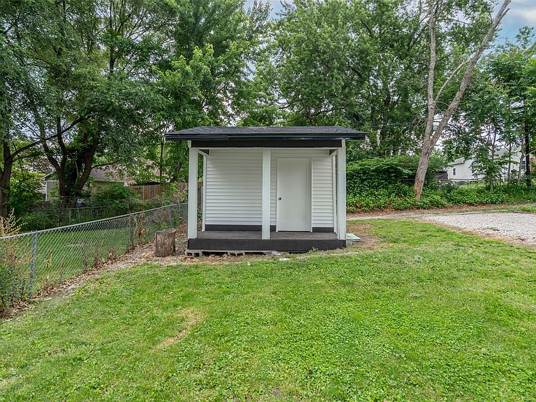 Listing photo 5