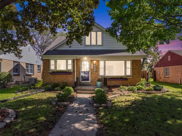 3848 N 101st STREET, Wauwatosa, WI 53222