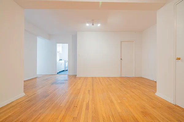 Rented by Compass | media 14