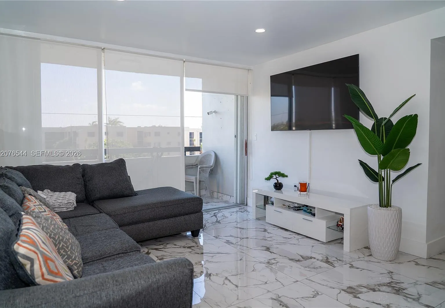 Sandalwood Condo Apts — Photo 2