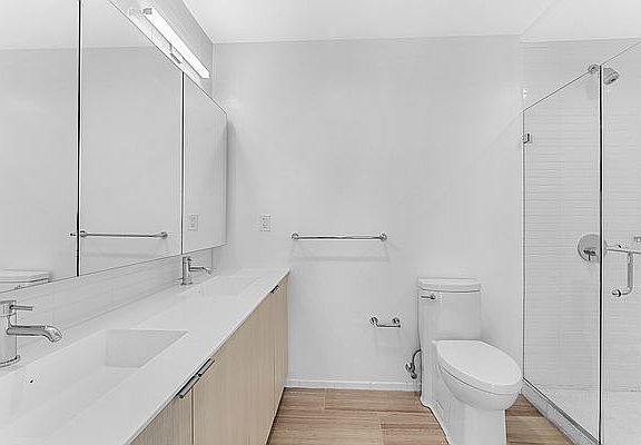 4th image of 2922 Northern Blvd APT 3103