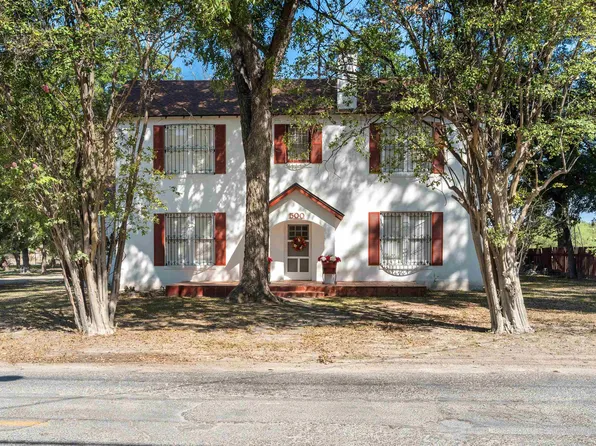 500 Qualia Dr, Del Rio, TX 78840