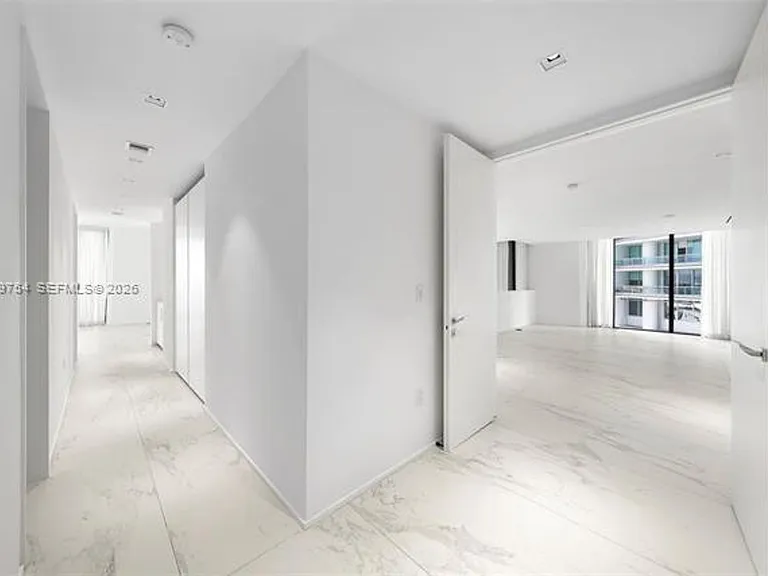 1000 Biscayne Blvd #Penthouse 1201 — Photo 19