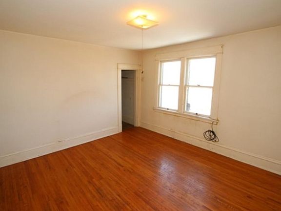 5th image of 409 37th Ave N