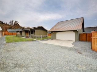 395 Grandview Ln, Grants pass, OR 97527