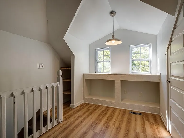 2215 Lindell Ave — Photo 21