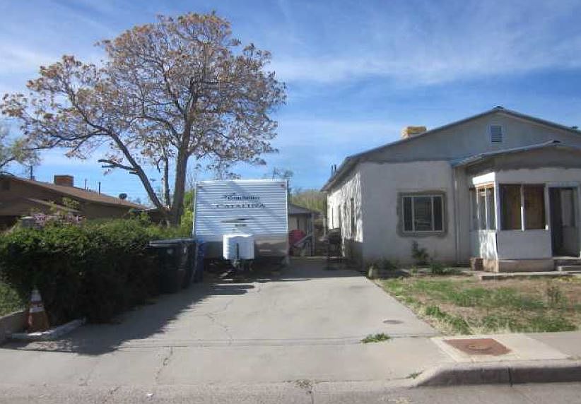 2nd image of 734 La Poblana Rd NW