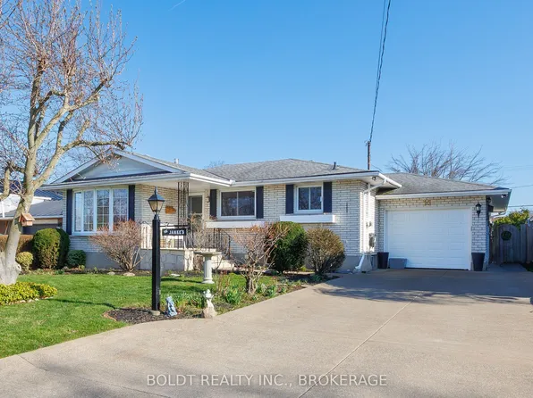 15 Nottingham Ct, Saint Catharines, ON L2M 1L6
