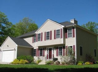 232 Cossaduck Hl, N Stonington, CT 06359