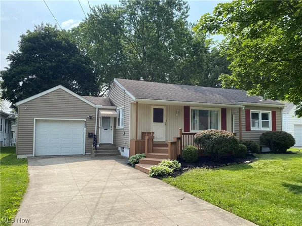 139 9th St NE, Barberton, OH 44203