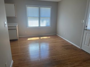 105 W Tidball St, Madison, NC 27025