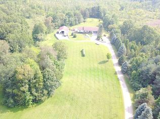 950 Swarthout Rd, Pinckney, MI 48169