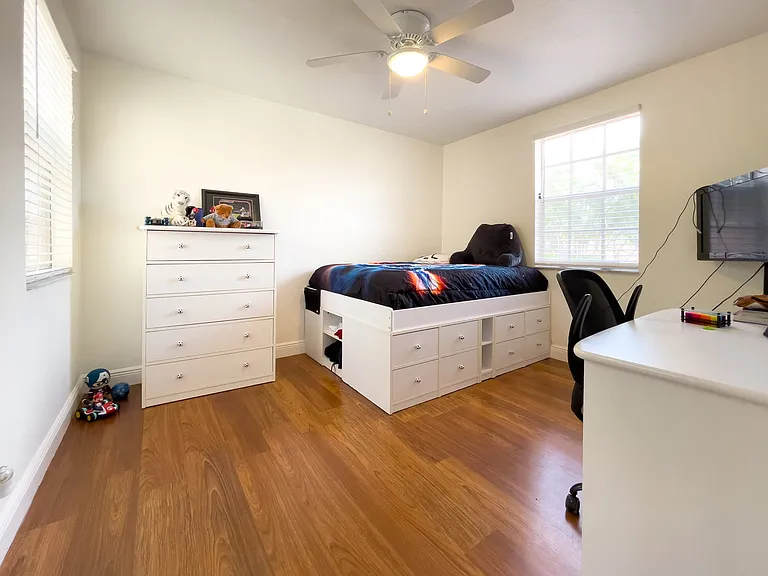 931 Opal Ter — Photo 10