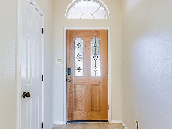 5th image of 3129 Grandview Dr
