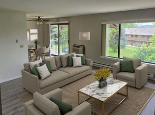 1371 Sunnyridge Rd APT 3, Pewaukee, WI 53072