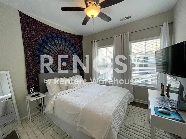 521 Charles Porteus Ln — Photo 36