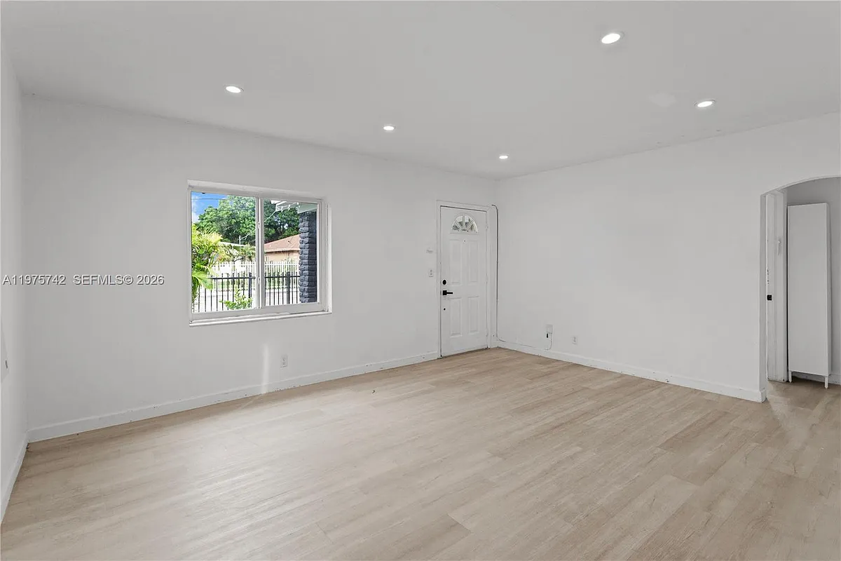 Building Photo - 400 NW 47th St