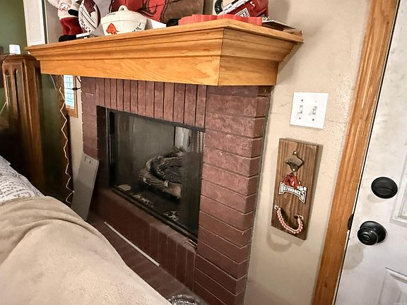 3rd image of 417 Cedarwood St