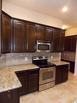 3 bed, 2060 sqft, $2,150 — Photo 3