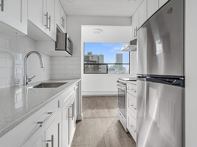 1202 Harwood St — Photo 14