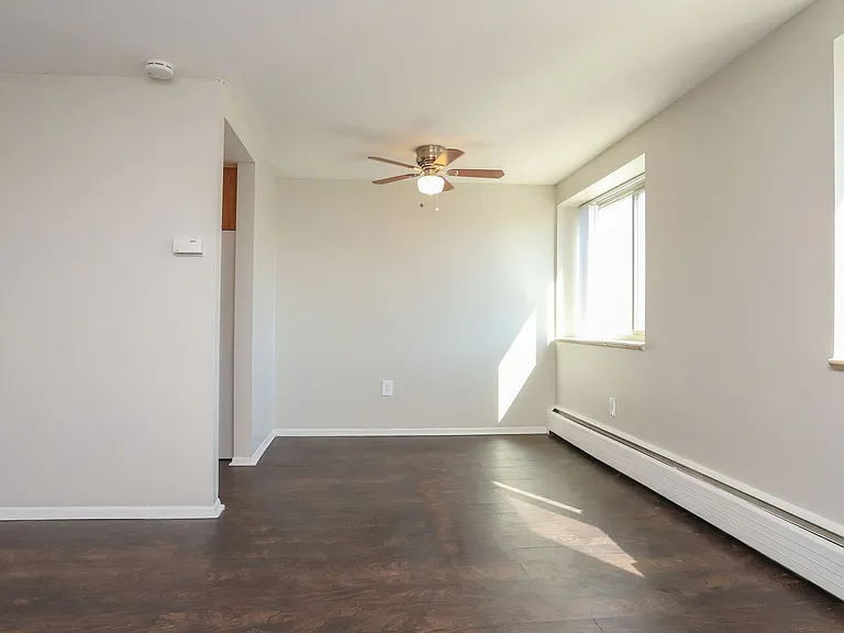 Dexter Street Apartments — Photo 19