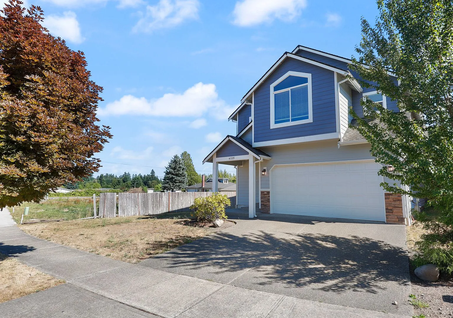 Move In Ready! Heat Pump With A/C - 4 Bdrm Home With Den And Large Loft, Fenced Back Yard. On Cul... — Photo 3