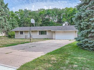 10513 Vessey Rd, Bloomington, MN 55437