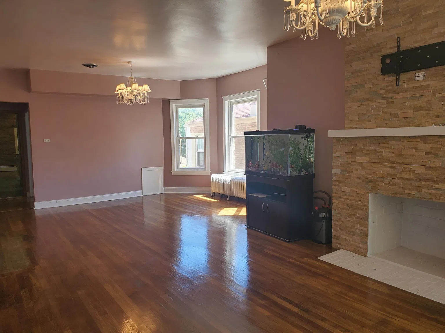 3 bed, 1600 sqft, $2,500 — Photo 4