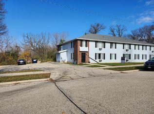724 Meadow Ln #10, Burlington, WI 53105