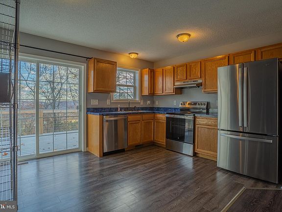 5th image of 757 Pee Wee Ln
