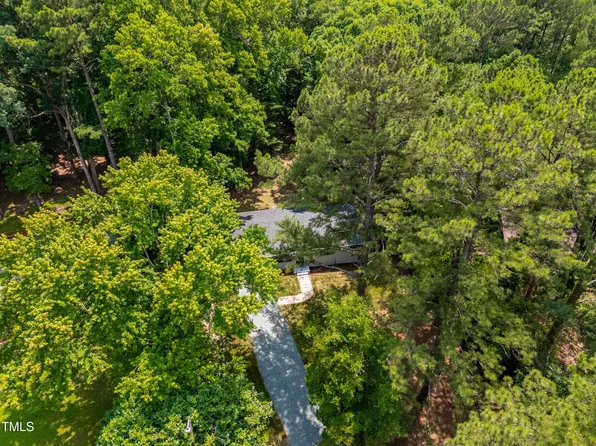 104 Woodcrest Dr, Chapel Hill, NC 27516