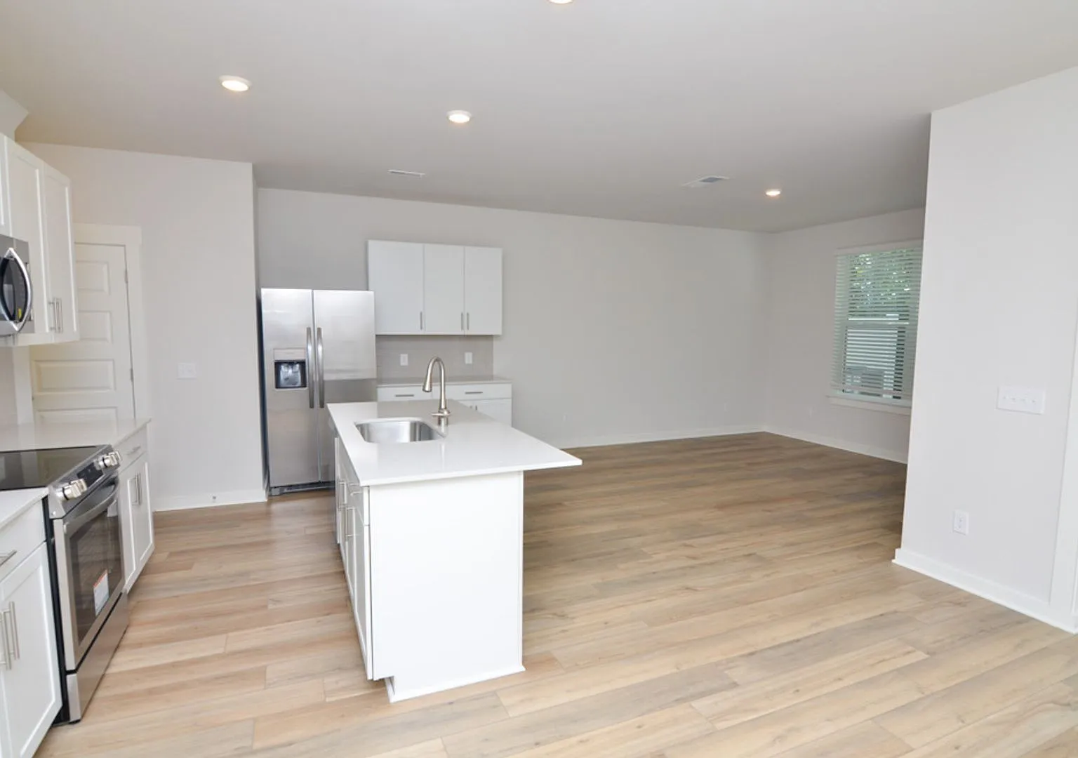 1704 Manuka Ln. — Photo 4
